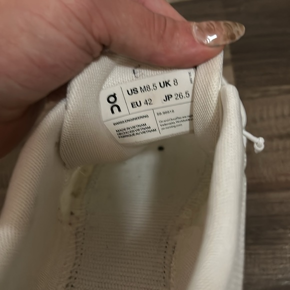 white on cloud 5 m8.5 - Picture 5 of 5